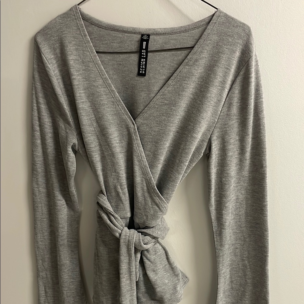 Gray Wrap Top - Picture 3 of 4